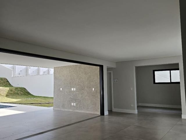 Casa com 900m² 4 quartos e 6 banheiros, à venda, no bairro Condomínio Reserva do Paratehy em São José dos Campos