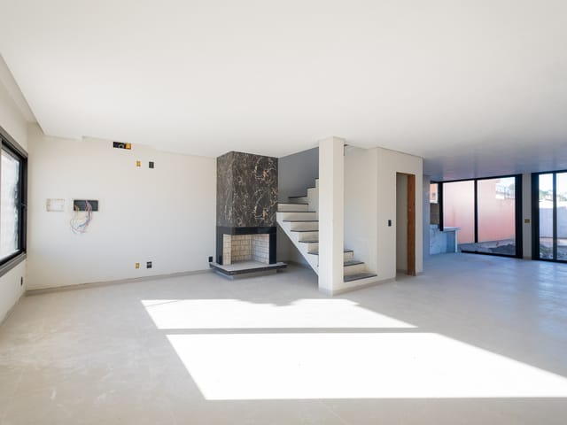Casa com 231m² 3 quartos e 3 banheiros, à venda, no bairro Laranjal em Pelotas