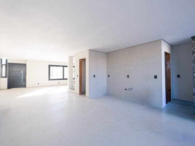 Casa com 231m² 3 quartos e 3 banheiros, à venda, no bairro Laranjal em Pelotas