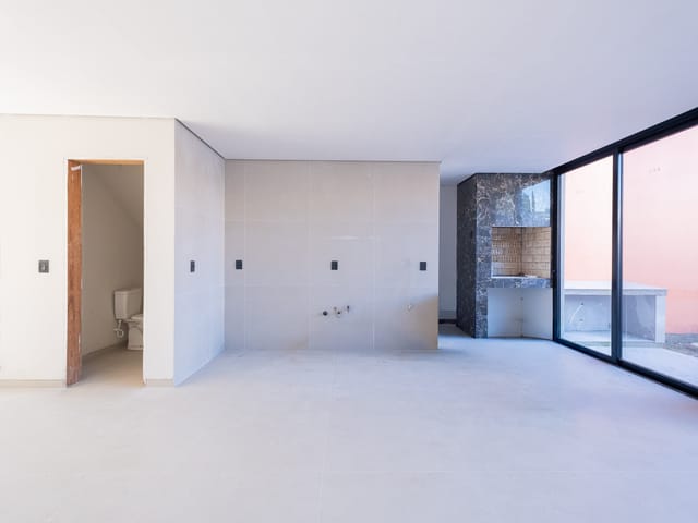 Casa com 231m² 3 quartos e 3 banheiros, à venda, no bairro Laranjal em Pelotas