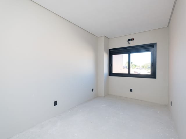 Casa com 231m² 3 quartos e 3 banheiros, à venda, no bairro Laranjal em Pelotas