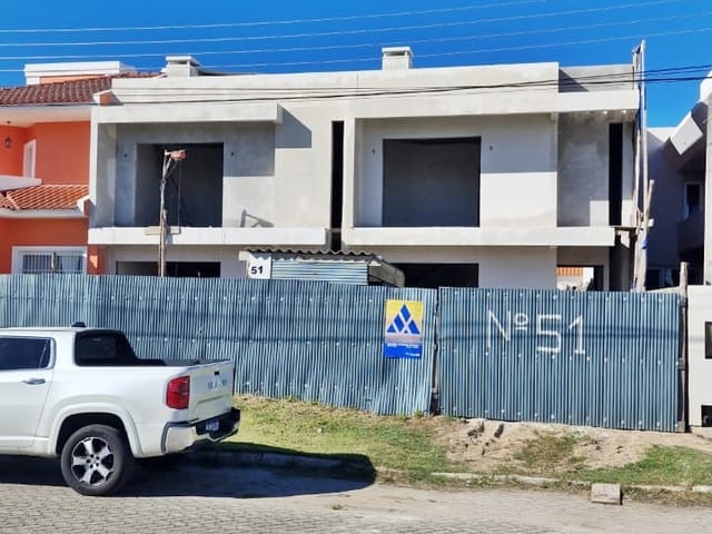 Casa com 231m² 3 quartos e 3 banheiros, à venda, no bairro Laranjal em Pelotas