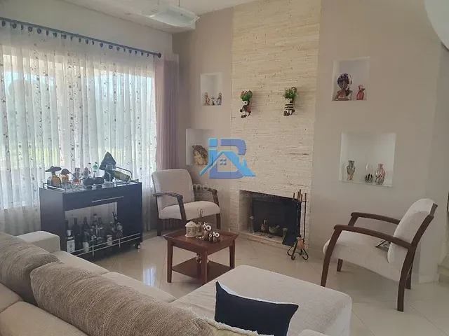 Casa com 460m² 3 quartos e 5 banheiros, à venda ou para alugar, no bairro Santa Cruz em Valinhos