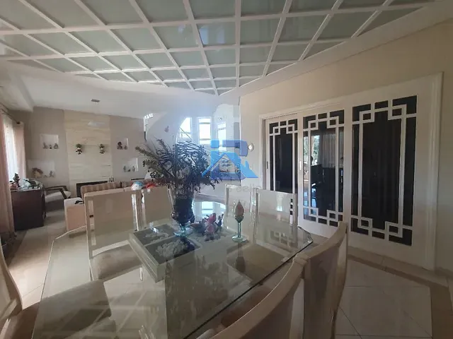Casa com 460m² 3 quartos e 5 banheiros, à venda ou para alugar, no bairro Santa Cruz em Valinhos