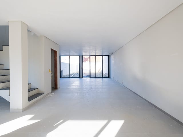 Casa com 231m² 3 quartos e 3 banheiros, à venda, no bairro Laranjal em Pelotas
