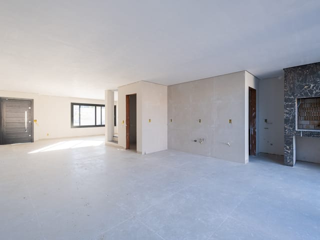 Casa com 231m² 3 quartos e 3 banheiros, à venda, no bairro Laranjal em Pelotas