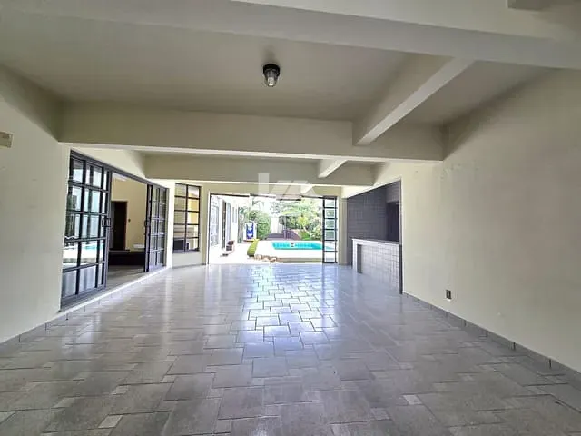 Casa 4 quartos e 6 banheiros, para alugar, no bairro Estrela em Ponta Grossa