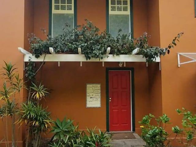 Casa com 2000m², para alugar, no bairro Samambaia em Petrópolis