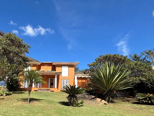 Casa com 2000m², para alugar, no bairro Samambaia em Petrópolis