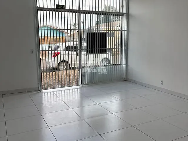 Casa para alugar, no bairro Colônia Dona Luíza em Ponta Grossa
