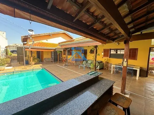 Casa com 253m² 2 quartos e 3 banheiros, à venda, no bairro Condomínio Jardim das Paineiras em Itatiba