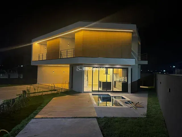 Casa 3 quartos e 4 banheiros, à venda, no bairro Parque Brasil 500 em Paulínia