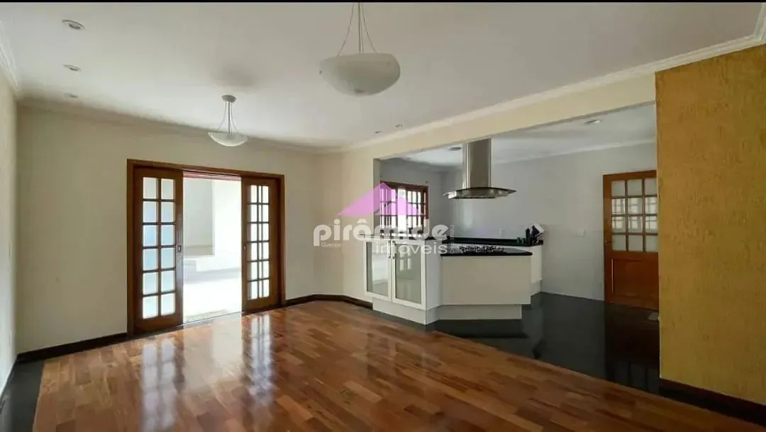 Casa, 3 quartos, 251 m² - Foto 1