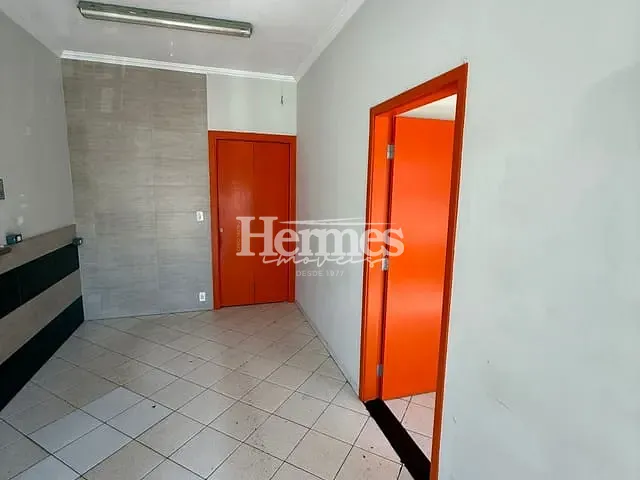 Casa com 312m², para alugar, no bairro Santa Cecília em Paulínia