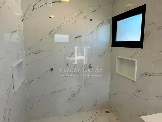 Casa com 675m² 4 quartos e 5 banheiros, à venda, no bairro Jardins Sevilha em Aparecida de Goiânia