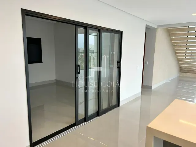 Casa com 675m² 4 quartos e 5 banheiros, à venda, no bairro Jardins Sevilha em Aparecida de Goiânia
