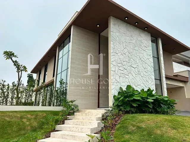 Casa com 675m² 4 quartos e 5 banheiros, à venda, no bairro Jardins Sevilha em Aparecida de Goiânia