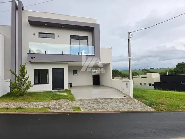 Casa com 200m² 3 quartos e 4 banheiros, à venda, no bairro Jardim Carvalho em Ponta Grossa