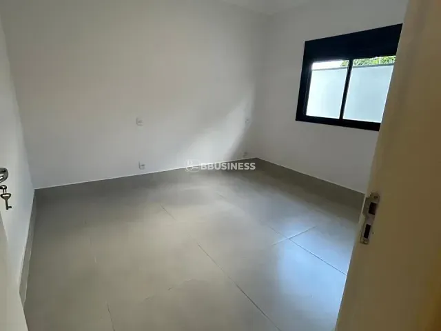 Casa 3 quartos e 2 banheiros, à venda, no bairro Bosque em Vinhedo