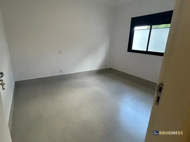 Casa 3 quartos e 2 banheiros, à venda, no bairro Bosque em Vinhedo