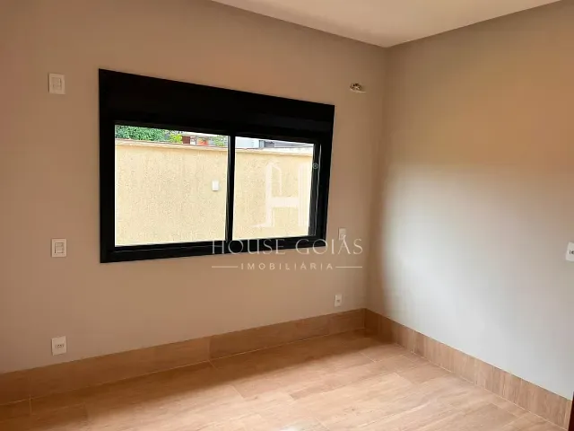 Casa com 321m² 3 quartos e 4 banheiros, à venda, no bairro Jardim Cristal em Aparecida de Goiânia