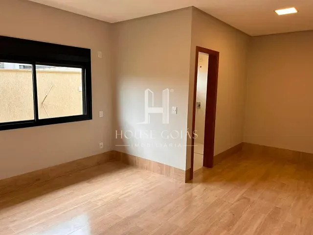 Casa com 321m² 3 quartos e 4 banheiros, à venda, no bairro Jardim Cristal em Aparecida de Goiânia
