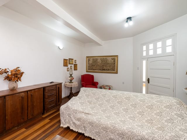 Casa 4 quartos e 4 banheiros, à venda, no bairro Centro em Pelotas