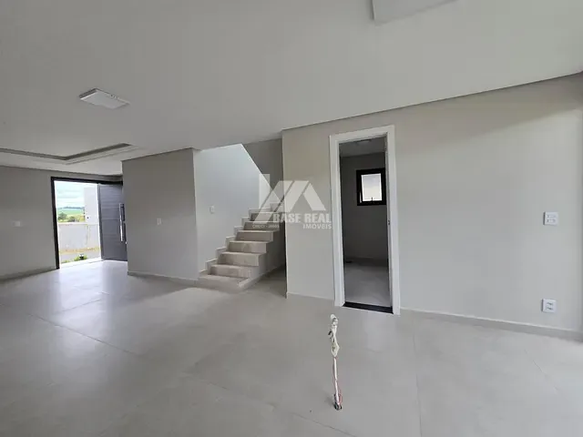 Casa 3 quartos e 3 banheiros, à venda, no bairro Jardim Carvalho em Ponta Grossa