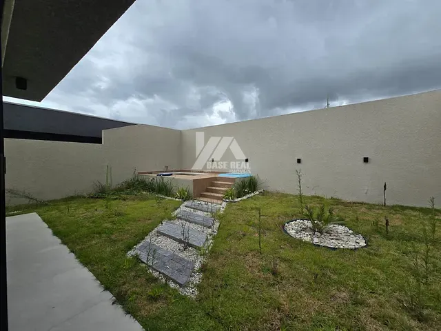 Casa 3 quartos e 3 banheiros, à venda, no bairro Jardim Carvalho em Ponta Grossa