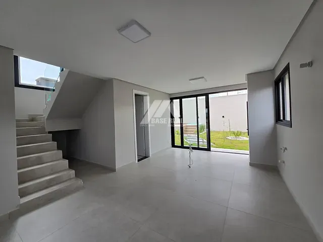 Casa 3 quartos e 3 banheiros, à venda, no bairro Jardim Carvalho em Ponta Grossa