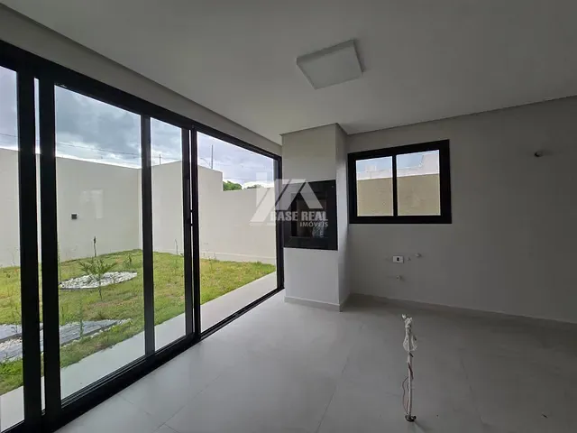 Casa 3 quartos e 3 banheiros, à venda, no bairro Jardim Carvalho em Ponta Grossa