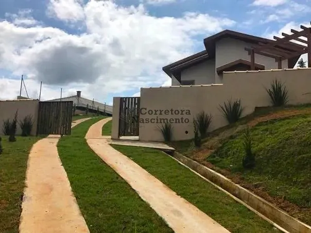 Casa com 1360m² 4 quartos e 5 banheiros, à venda, no bairro Jardim Terras de Santa Helena em Jacareí