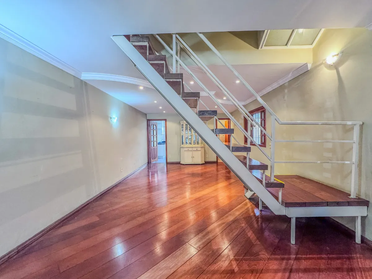 Casa para venda em Planalto Paulista com 3 quartos, sendo 1 suíte, 159m²