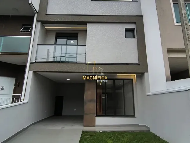Casa 3 quartos e 4 banheiros, à venda, no bairro Pinheirinho em Curitiba
