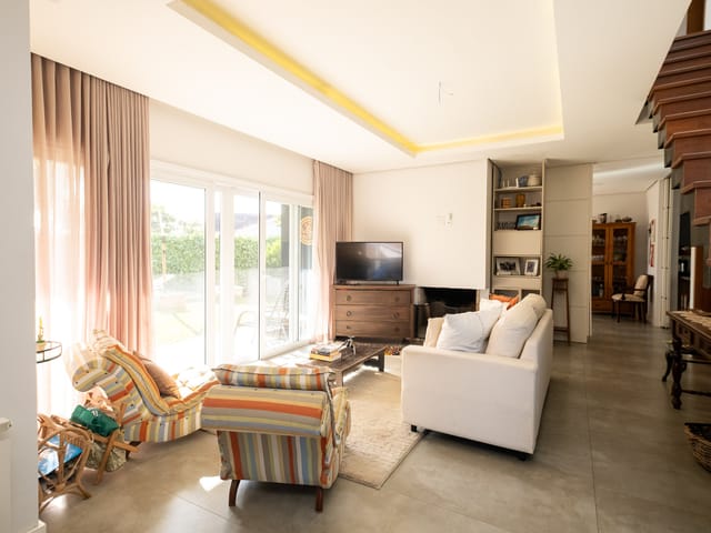 Casa com 560m² 3 quartos e 1 banheiro, à venda, no bairro Três Vendas em Pelotas