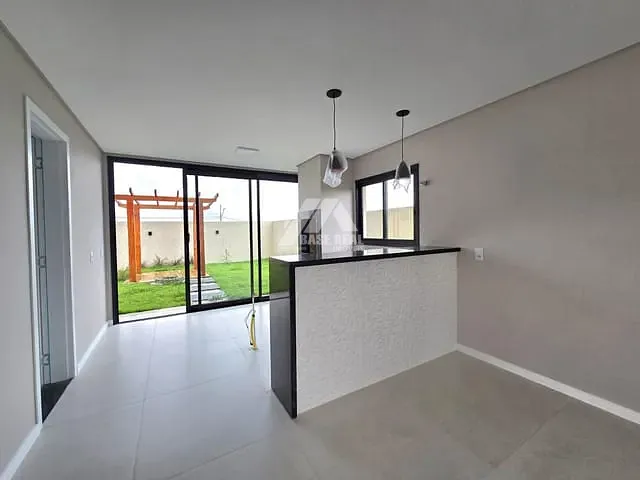Casa com 200m² 3 quartos e 2 banheiros, à venda, no bairro Jardim Carvalho em Ponta Grossa