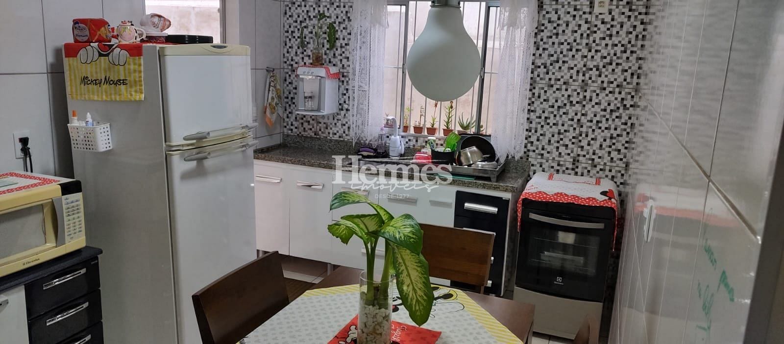 Casa à venda com 2 quartos, 72m² - Foto 17