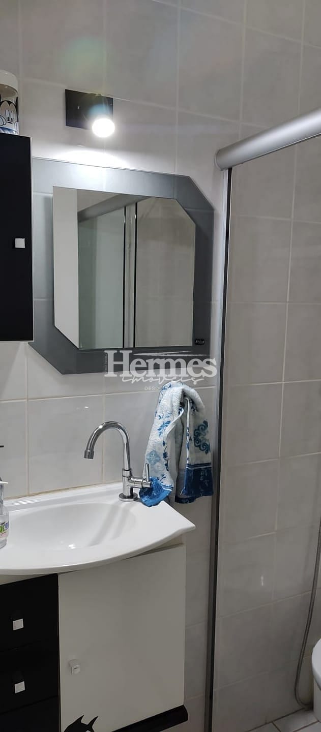Casa à venda com 2 quartos, 72m² - Foto 14