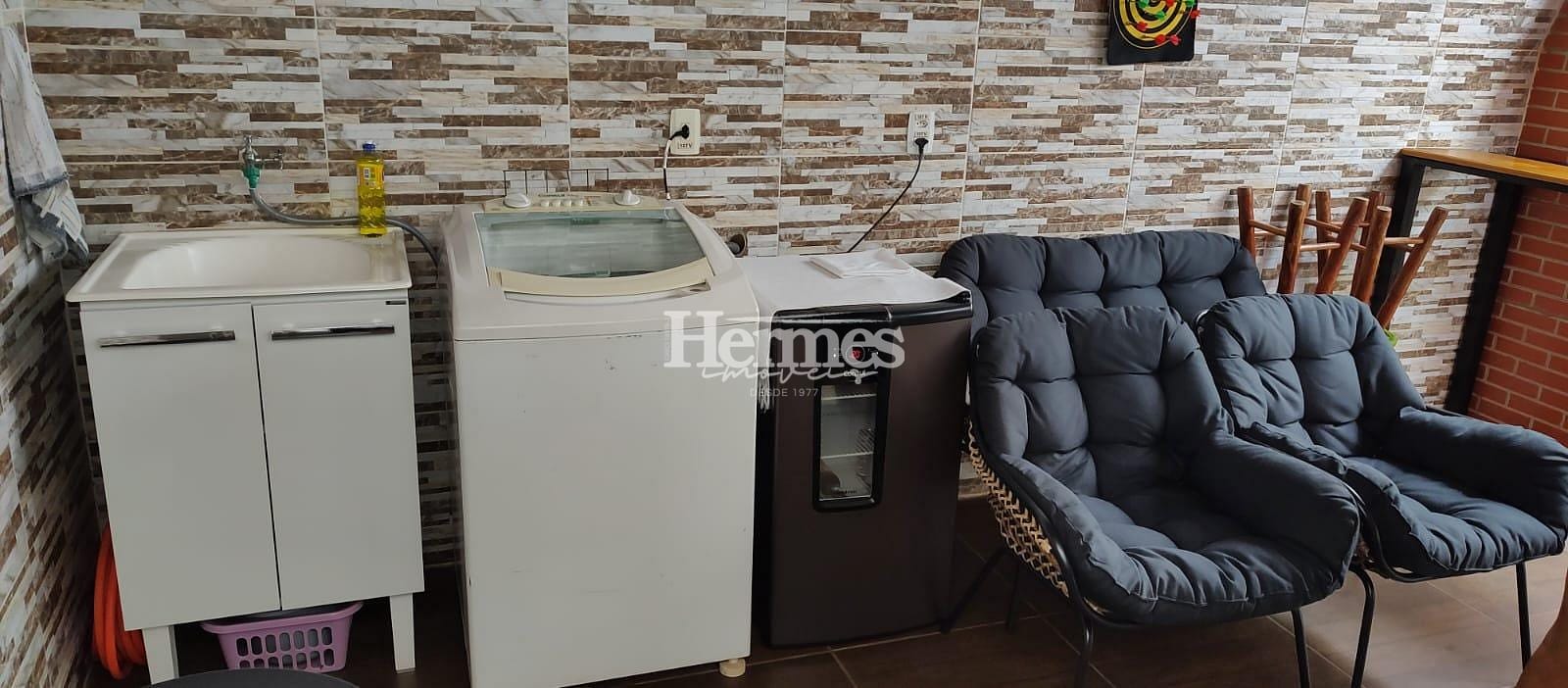 Casa à venda com 2 quartos, 72m² - Foto 2