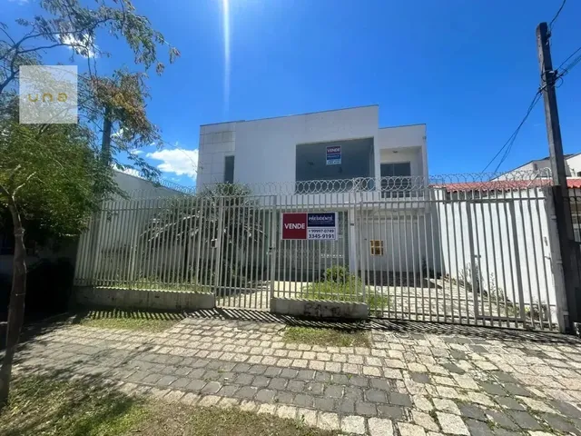 Casa com 370m², à venda, no bairro Rebouças em Curitiba