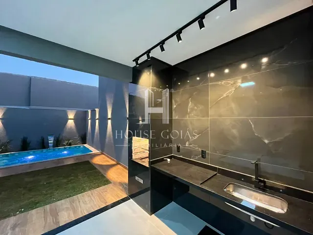 Casa com 263m² 3 quartos e 4 banheiros, à venda, no bairro Parque João Braz - Cidade Industrial em Goiânia