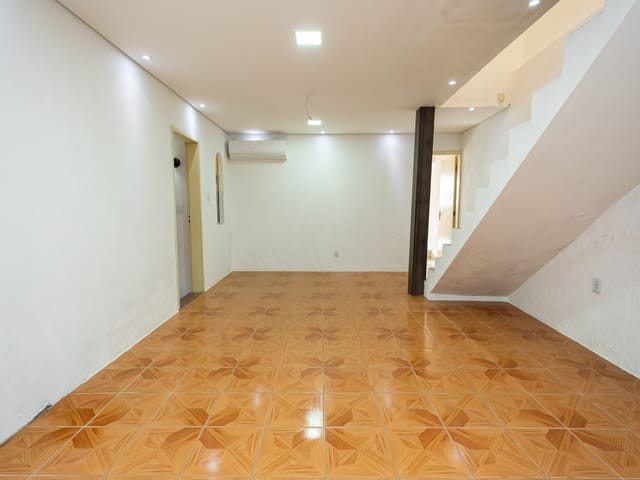 Casa 2 quartos e 2 banheiros, à venda, no bairro Areal em Pelotas