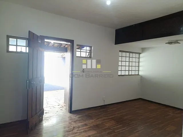 Casa com 250m² 3 quartos e 1 banheiro, para alugar, no bairro Vila Santana em Sumaré