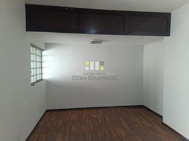 Casa com 250m² 3 quartos e 1 banheiro, para alugar, no bairro Vila Santana em Sumaré