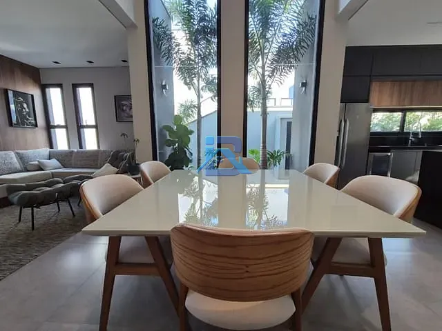 Casa com 430m² 3 quartos e 4 banheiros, à venda, no bairro Bairro Itapema em Itatiba