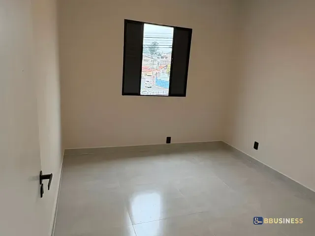 Casa 2 quartos e 2 banheiros, para alugar, no bairro Cidade Intercap em Taboão da Serra