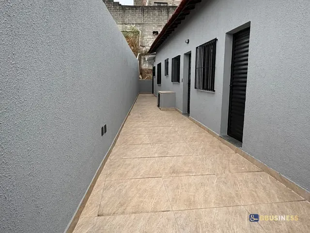 Casa 2 quartos e 2 banheiros, para alugar, no bairro Cidade Intercap em Taboão da Serra