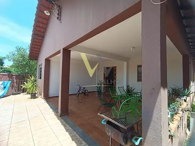 Casa com 600m² 3 quartos e 3 banheiros, à venda, no bairro Centro em Anápolis