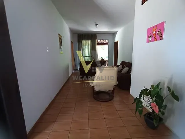 Casa com 600m² 3 quartos e 3 banheiros, à venda, no bairro Centro em Anápolis