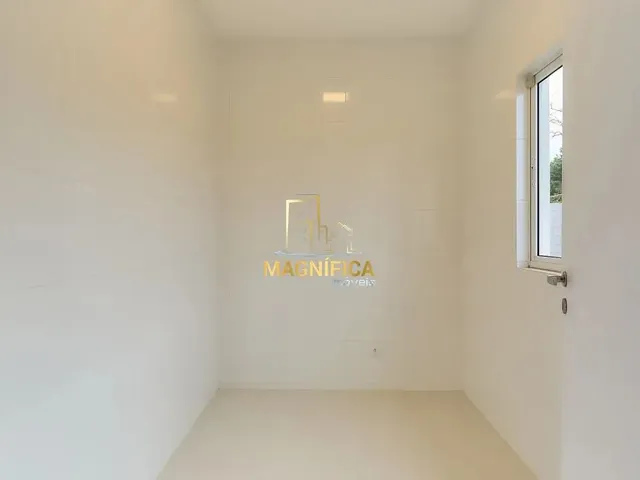 Casa com 785m² 4 quartos e 4 banheiros, à venda, no bairro São Braz em Curitiba
